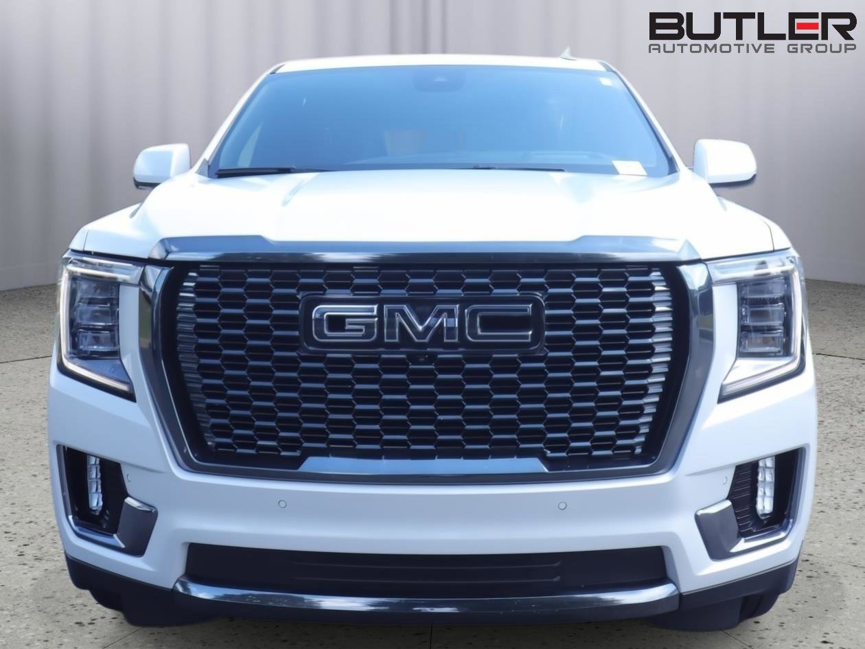 Used 2024 GMC Yukon Denali Ultimate AWD/4WD image 2
