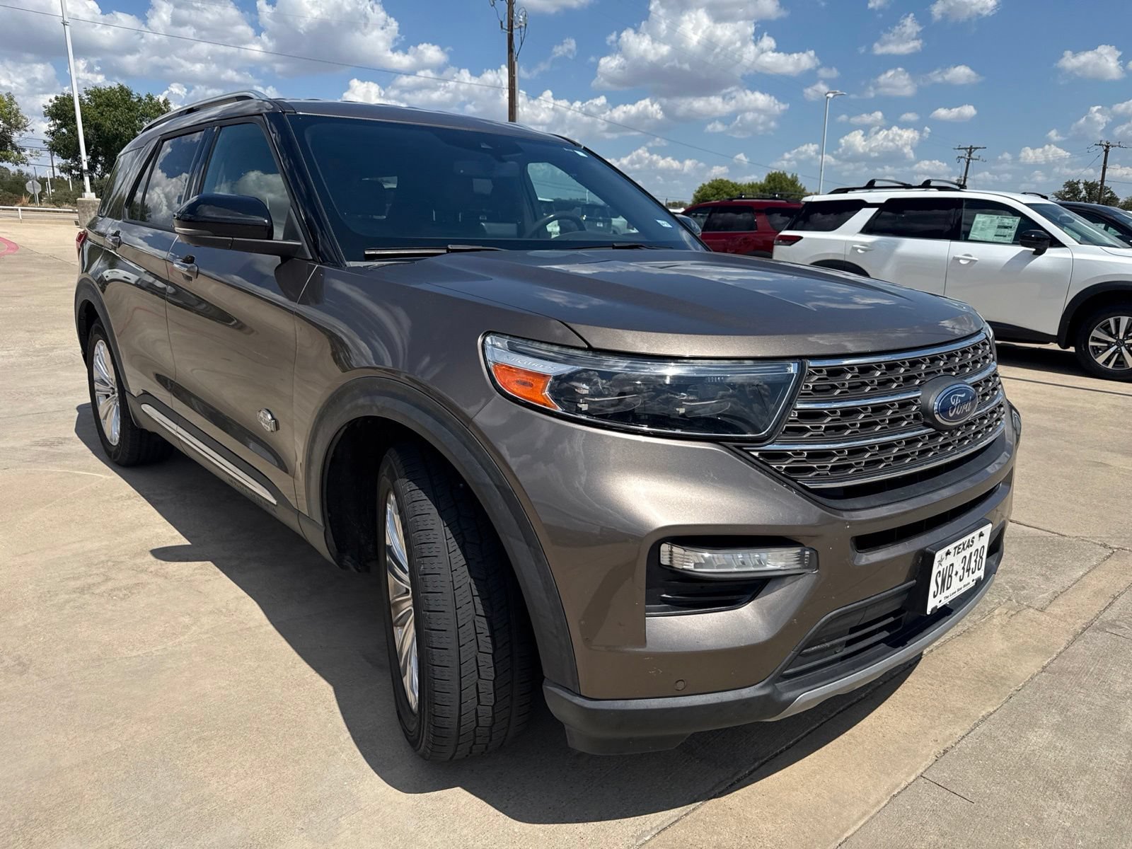 Used 2021 Ford Explorer King Ranch w/ Premium Technology Package RWD image 3