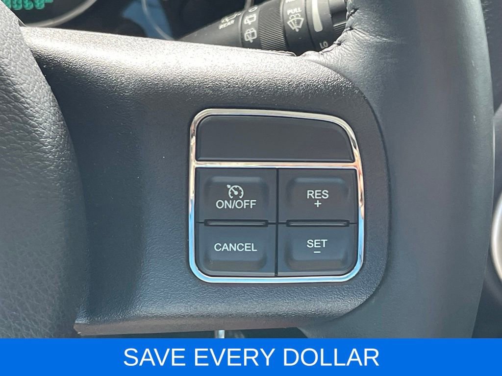 Used 2016 Jeep Wrangler Unlimited Rubicon w/ Connectivity Group AWD/4WD image 17