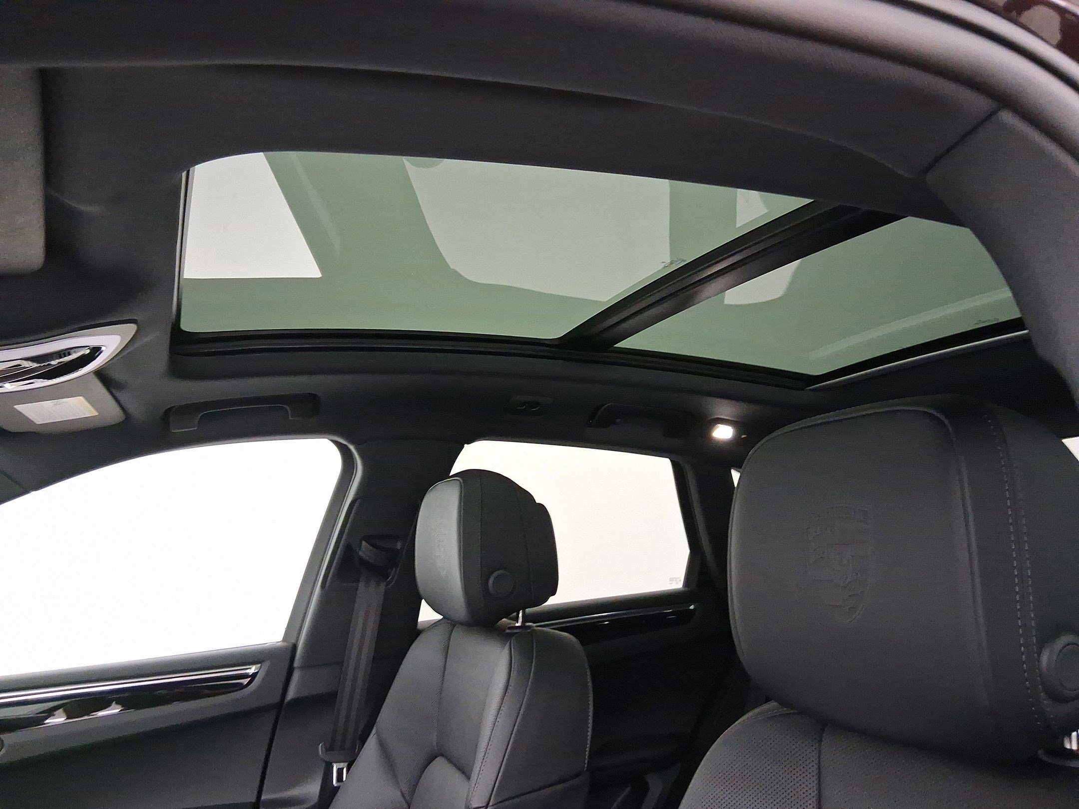 Used 2025 Porsche Macan image 14