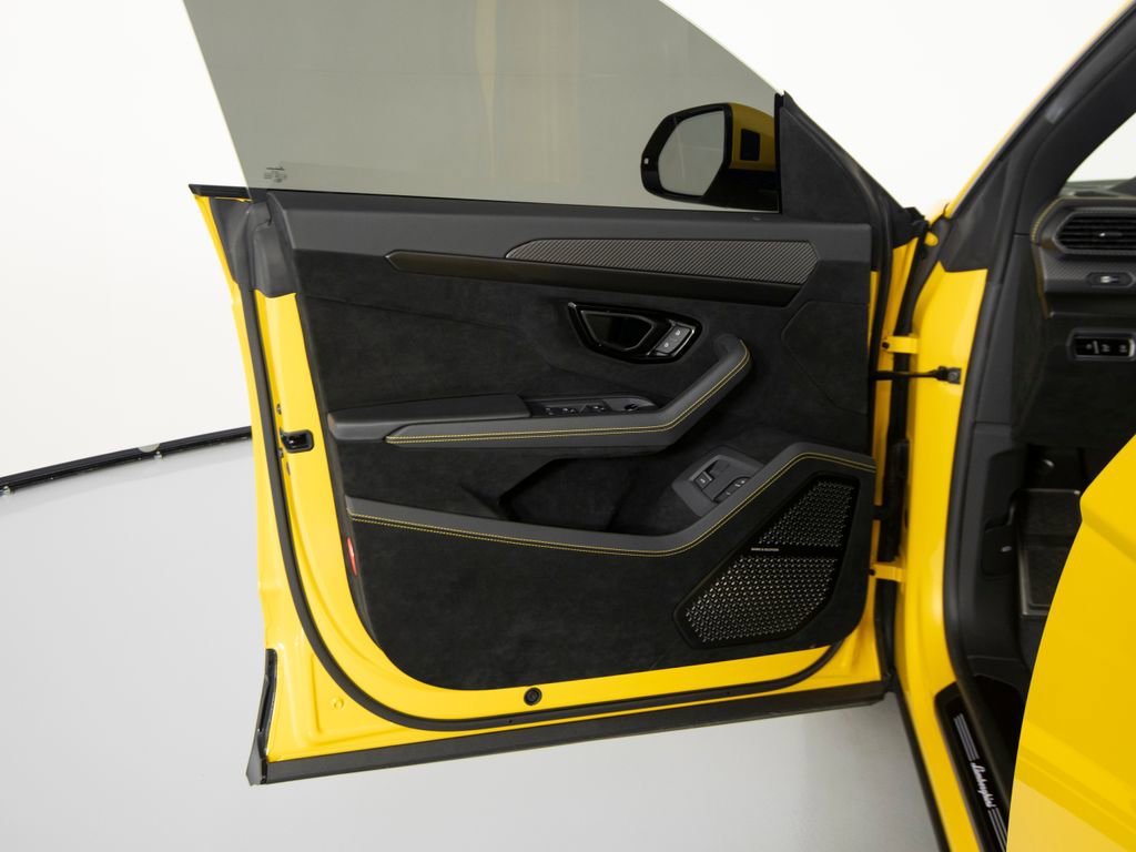 Used 2023 Lamborghini Urus Performante image 10