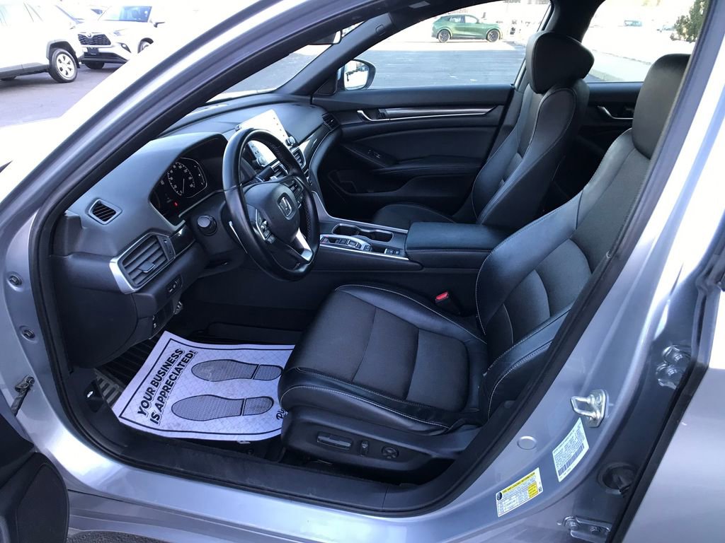 Used 2018 Honda Accord Sport image 4