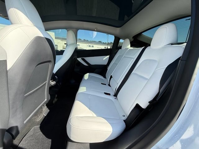 Used 2022 Tesla Model Y Long Range AWD/4WD image 12