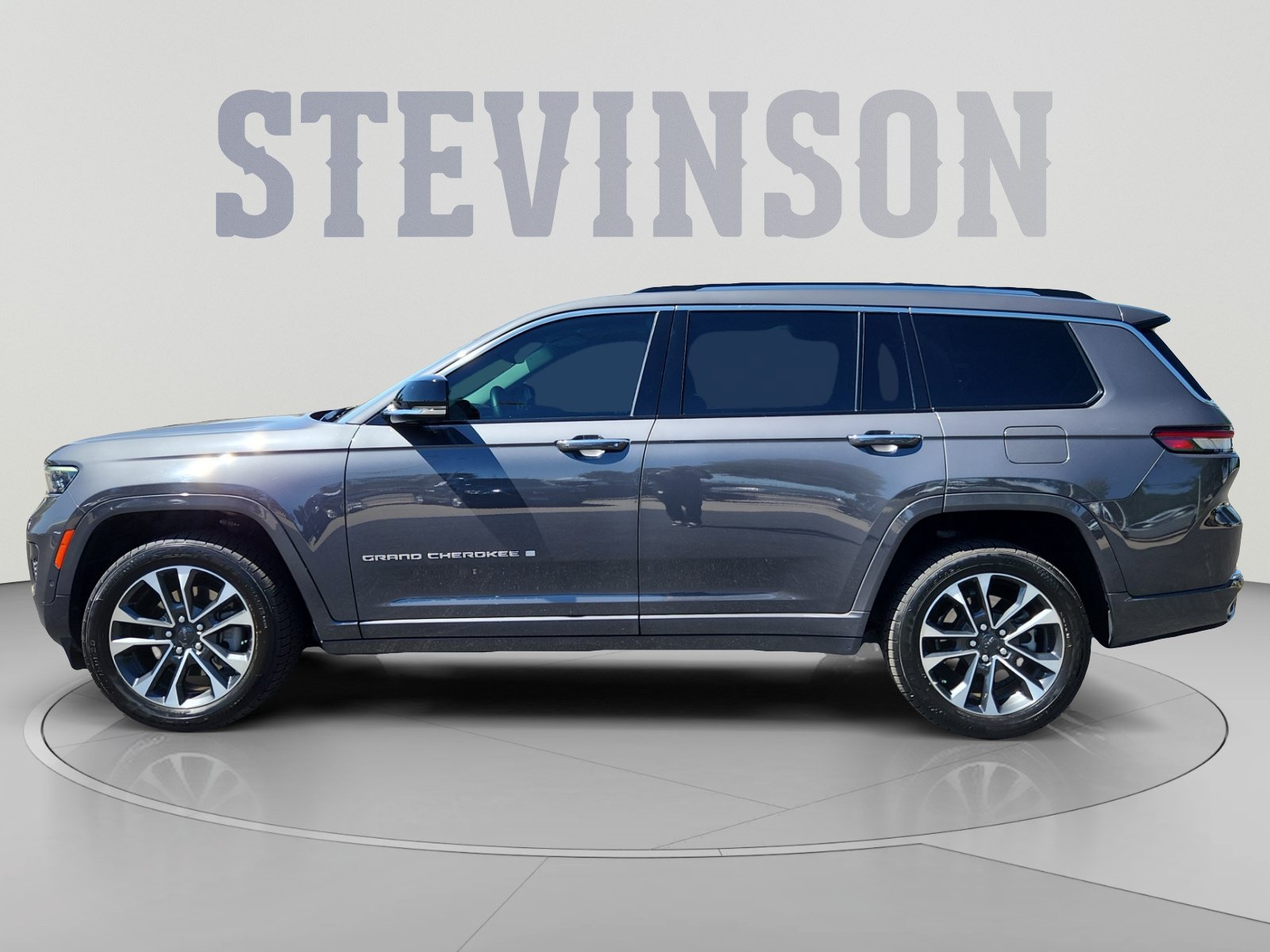 Used 2021 Jeep Grand Cherokee L Overland AWD/4WD image 2