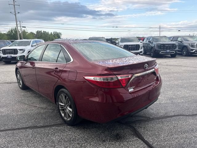 Used 2017 Toyota Camry SE w/ Moonroof Package FWD image 5