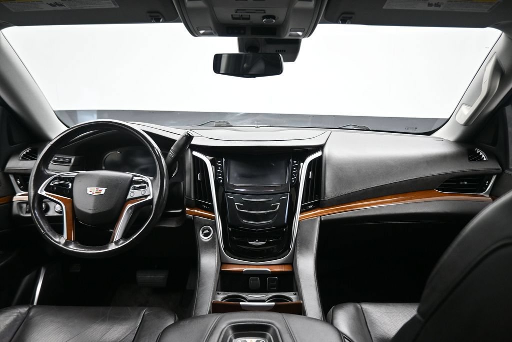 Used 2020 Cadillac Escalade Luxury w/ LPO, Radiant Package AWD/4WD image 50