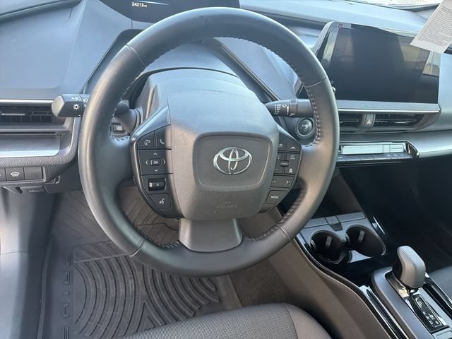 Certified 2025 Toyota Prius LE FWD image 16