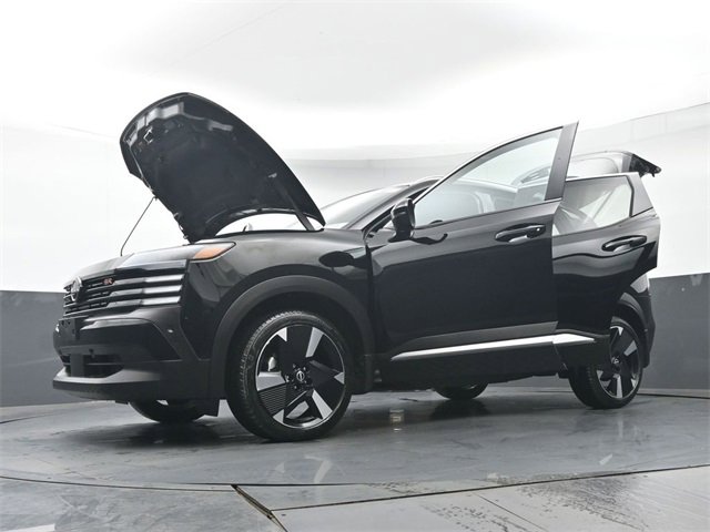 Used 2025 Nissan Kicks SR image 46