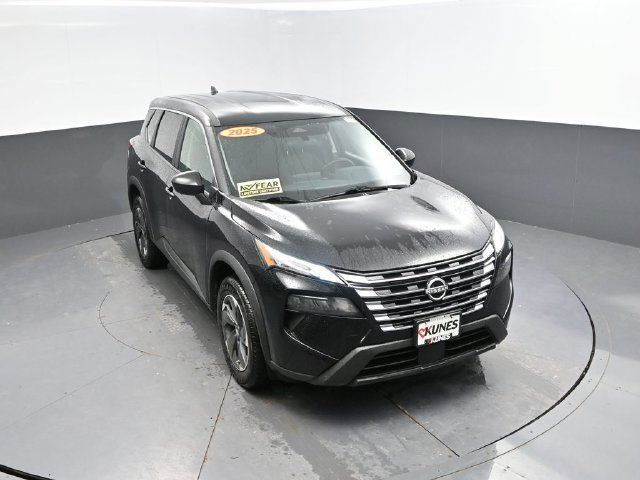 Used 2025 Nissan Rogue SV AWD/4WD image 35