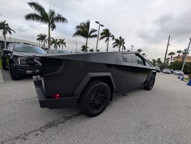 Used 2024 Tesla Cybertruck AWD Crew Cab image 11