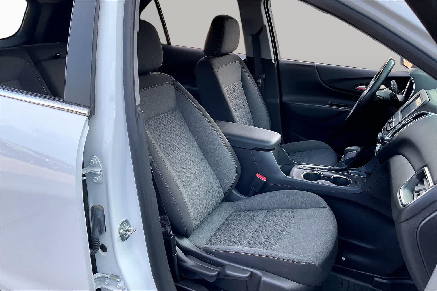 Used 2024 Chevrolet Equinox LT FWD image 10