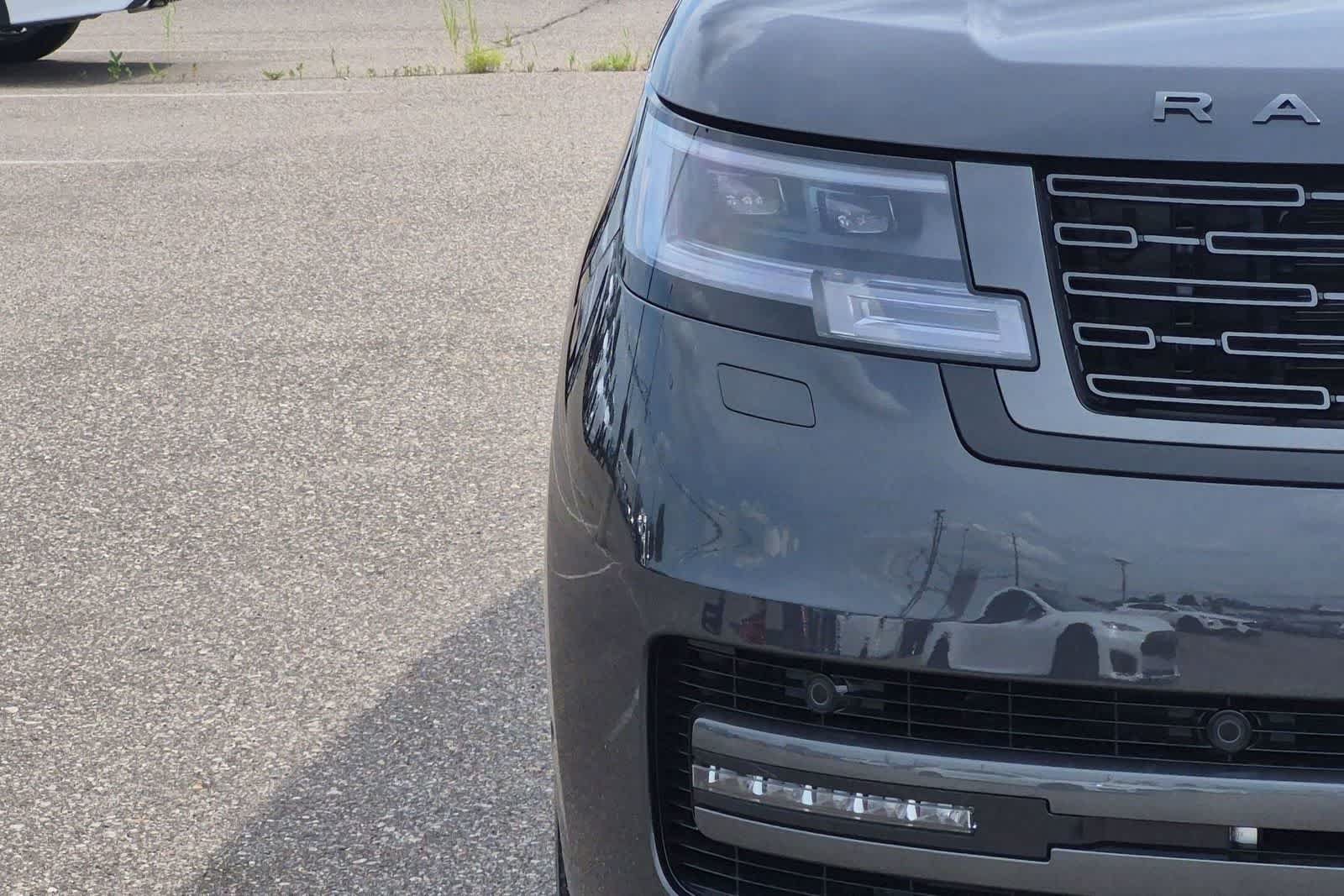 New 2026 Land Rover Range Rover Long Wheelbase SE AWD/4WD image 10