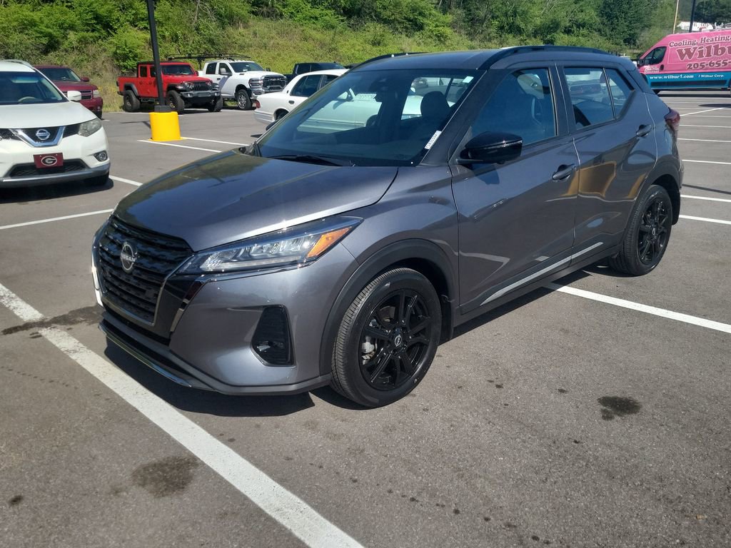 Used 2023 Nissan Kicks SR w/ SR Premium Package FWD image 7