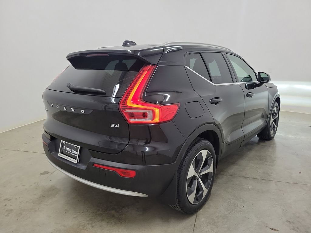 Certified 2023 Volvo XC40 B4 Plus w/ Driver Assist Package image 5