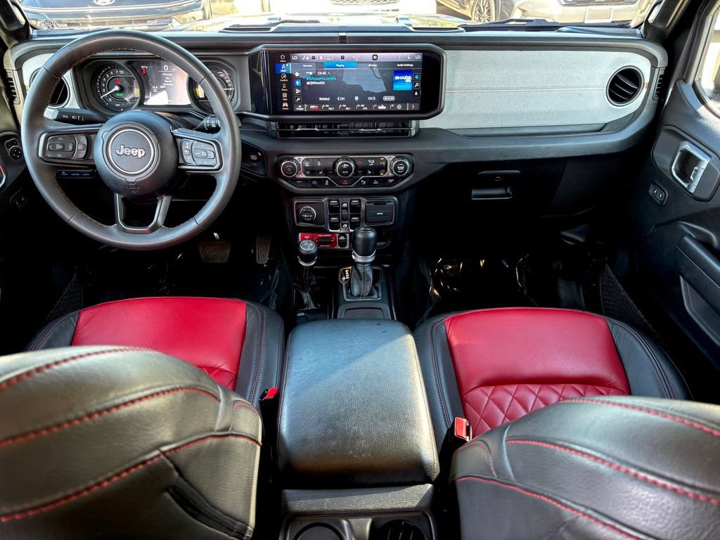 Used 2024 Jeep Wrangler Unlimited AWD/4WD image 19