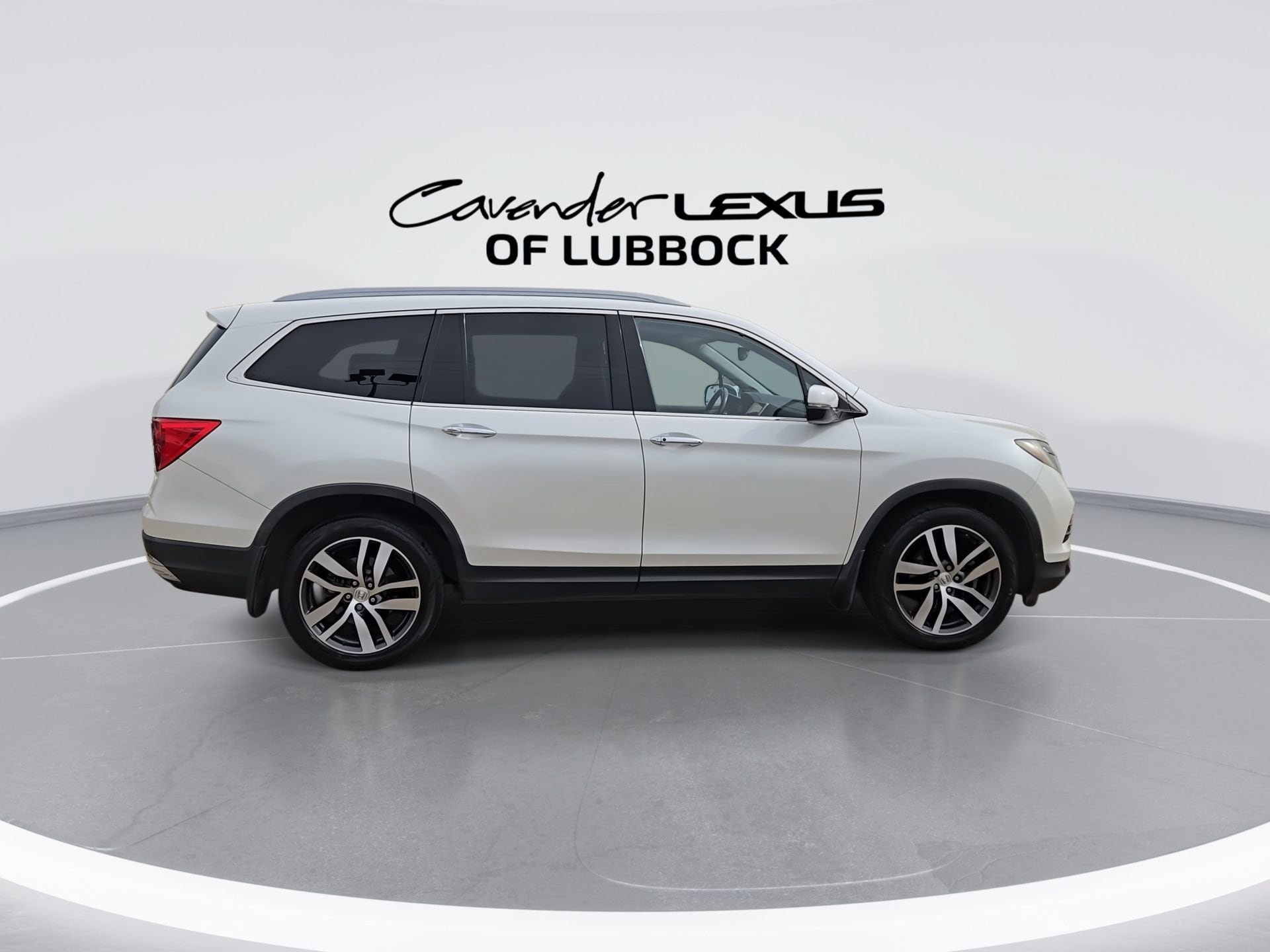 Used 2017 Honda Pilot Elite image 9