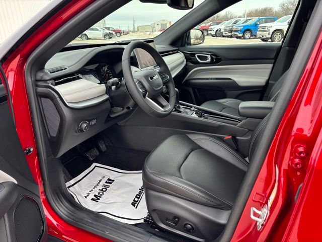 Used 2025 Jeep Compass Limited image 9