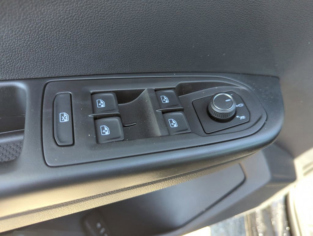 New 2026 Volkswagen Taos S image 29