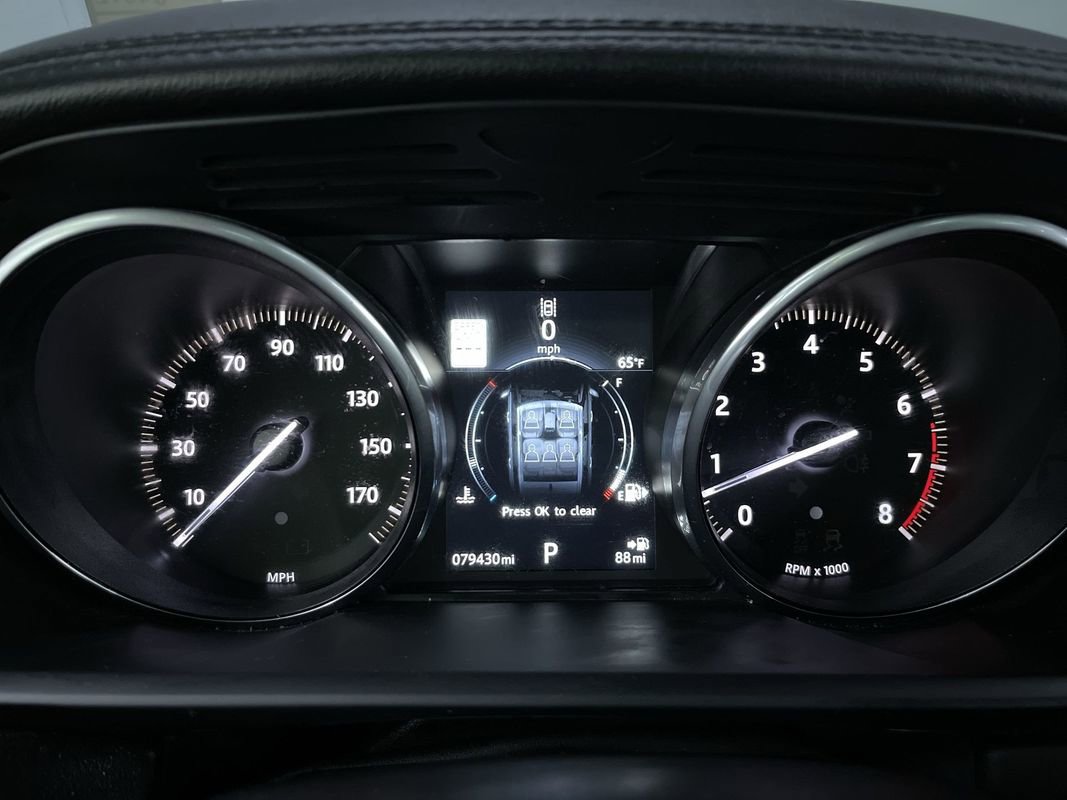 Used 2016 Land Rover Range Rover Sport HSE image 18