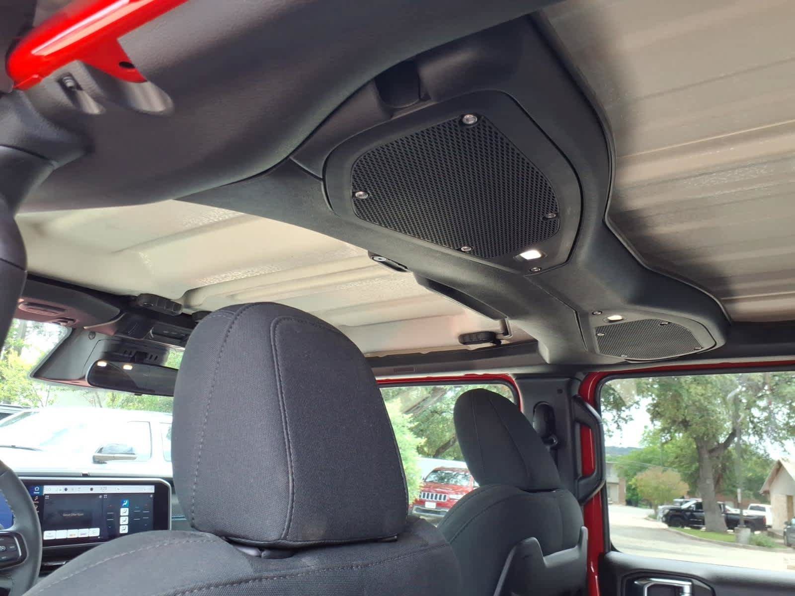 Used 2025 Jeep Wrangler Unlimited Rubicon 4xe w/ Convenience Group AWD/4WD image 25
