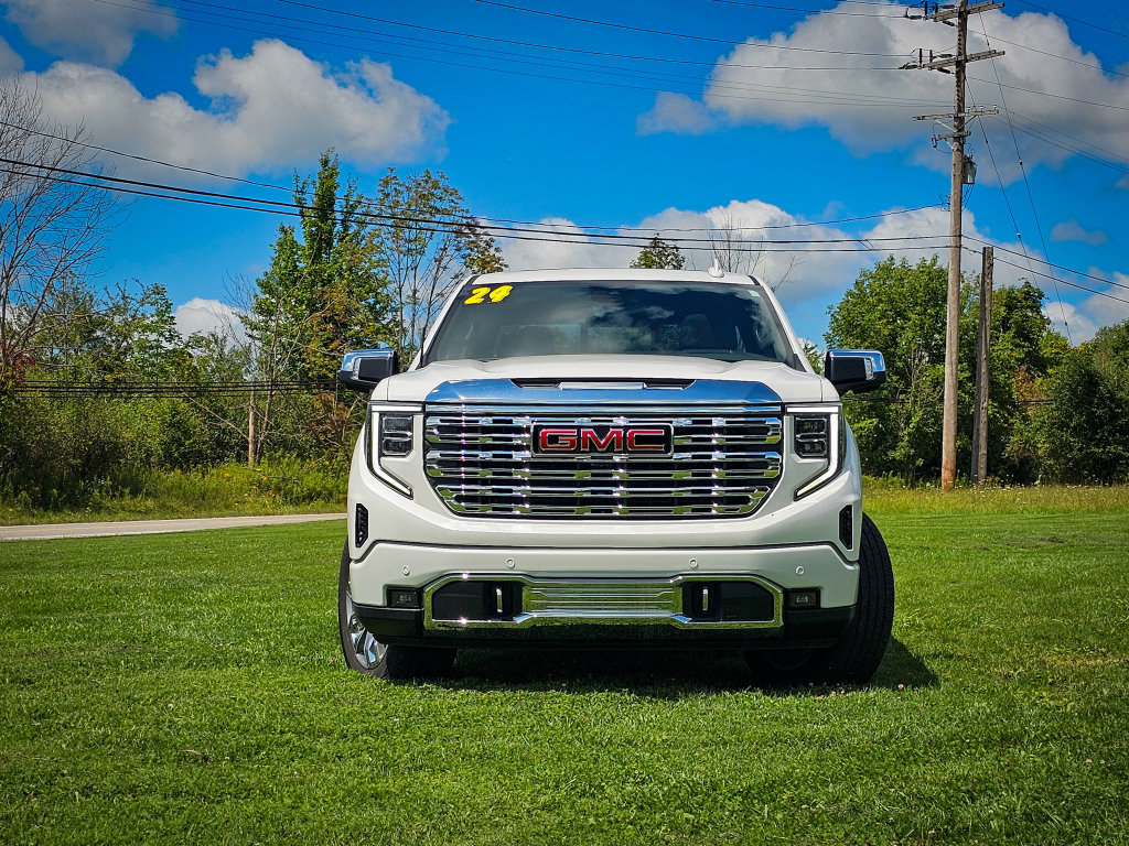 Used 2024 GMC Sierra 1500 Denali w/ Denali Reserve Package AWD/4WD image 11