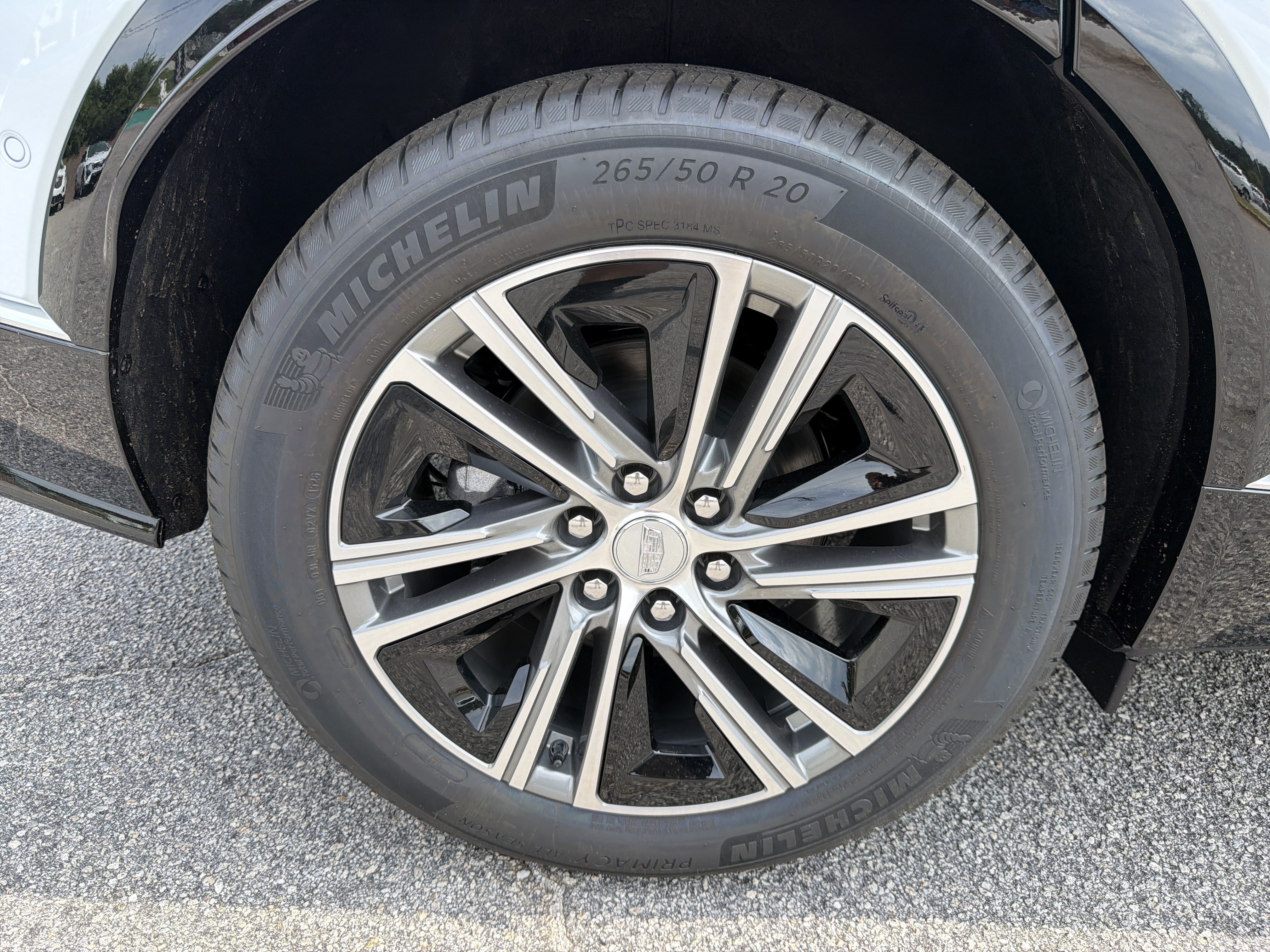 New 2026 Cadillac Lyriq Luxury RWD image 18