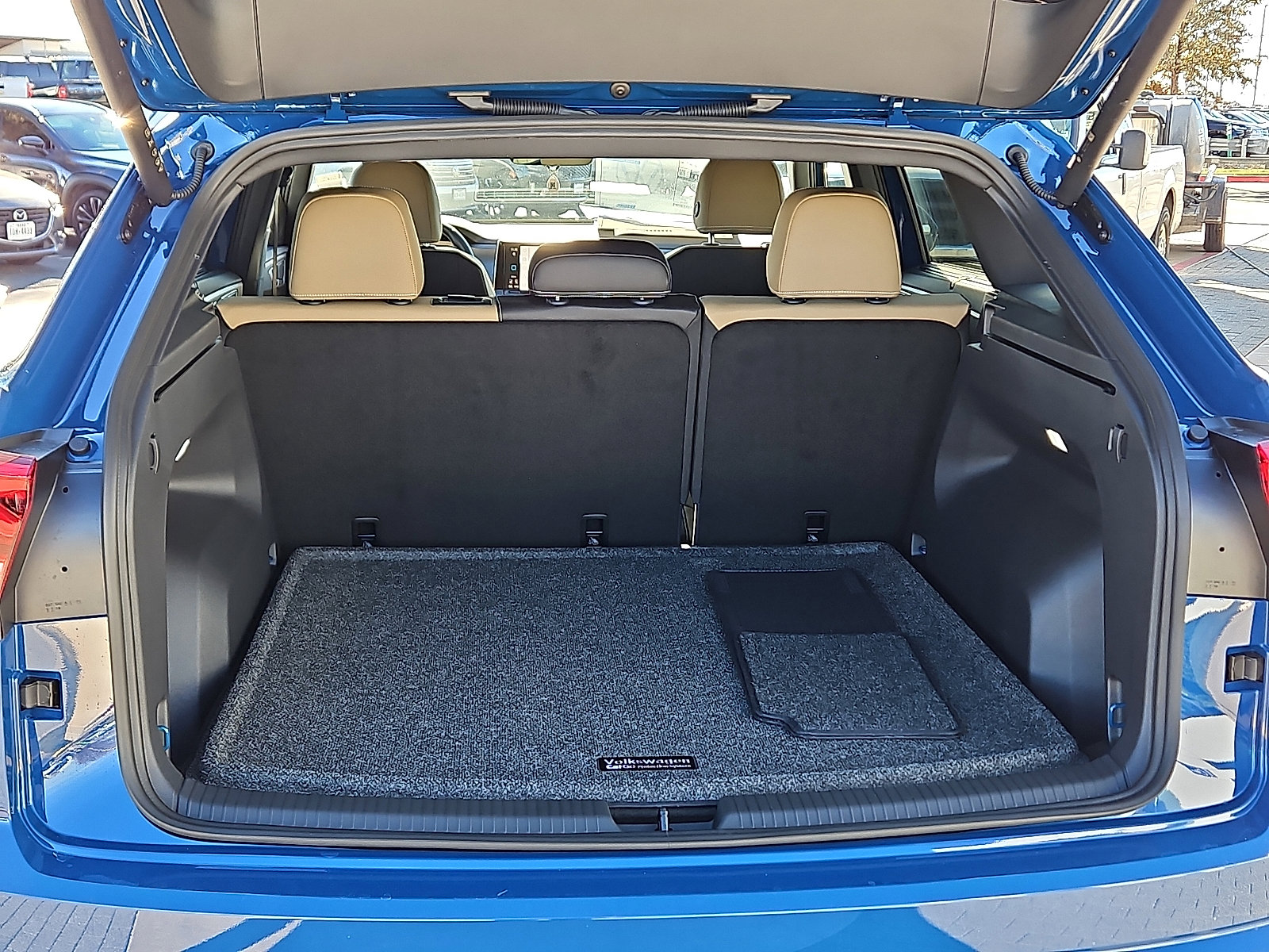 New 2026 Volkswagen Atlas Cross Sport SE image 7