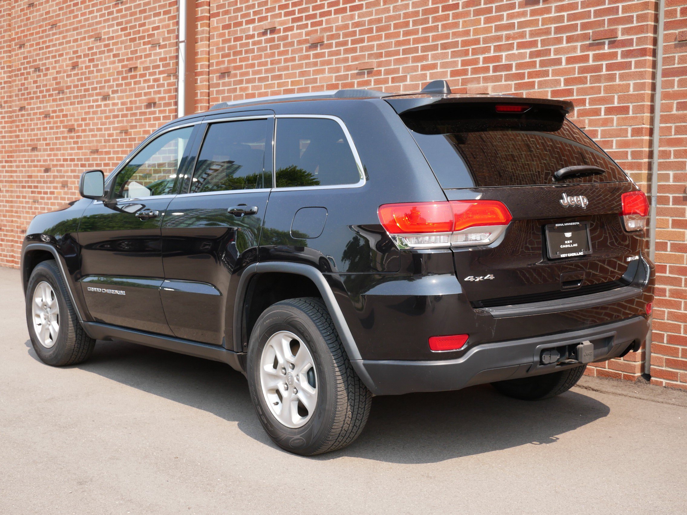 Used 2014 Jeep Grand Cherokee Laredo w/ Security & Convenience Group AWD/4WD image 3