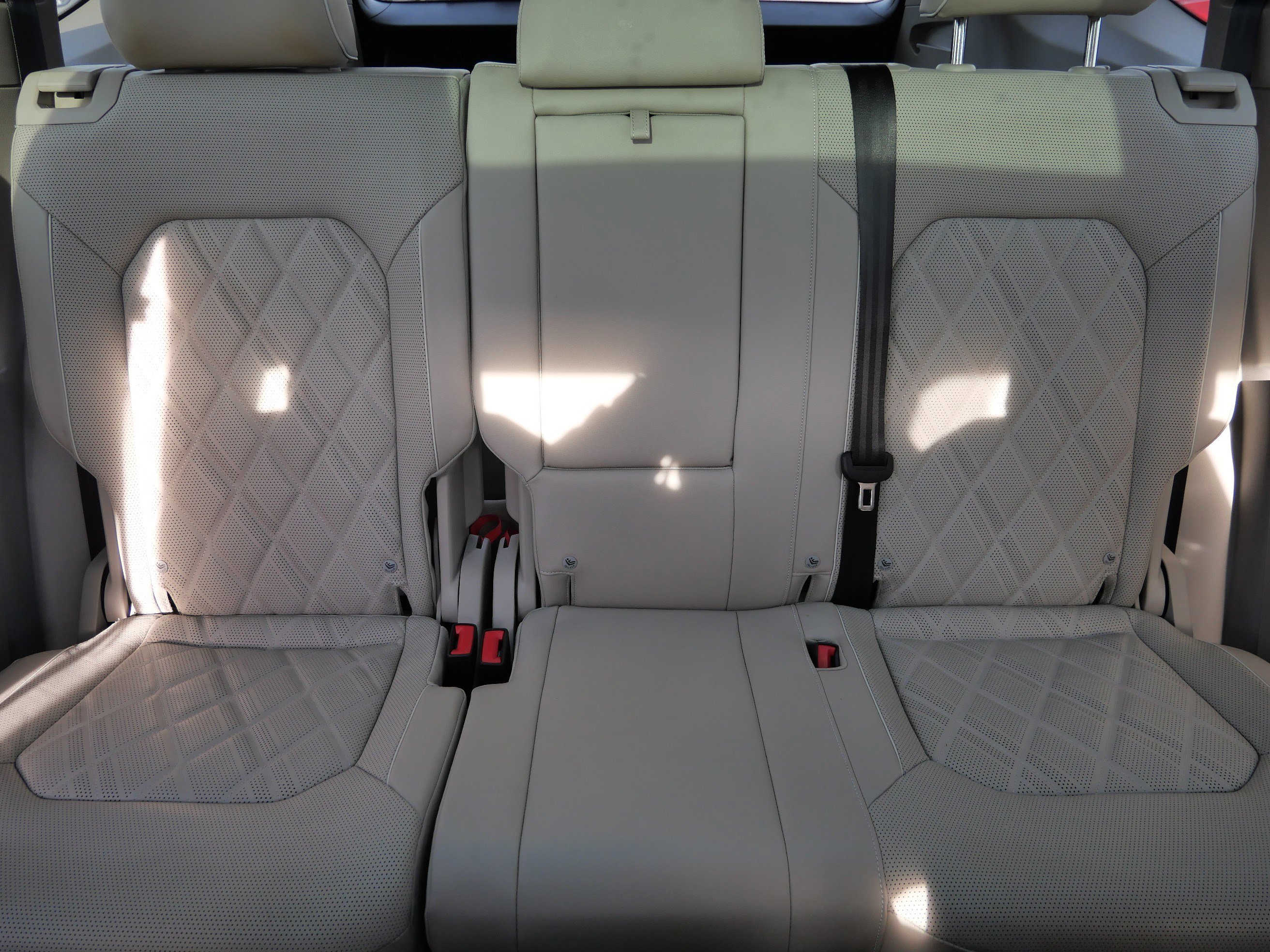 Certified 2024 Volkswagen Atlas SEL Premium R-Line image 13