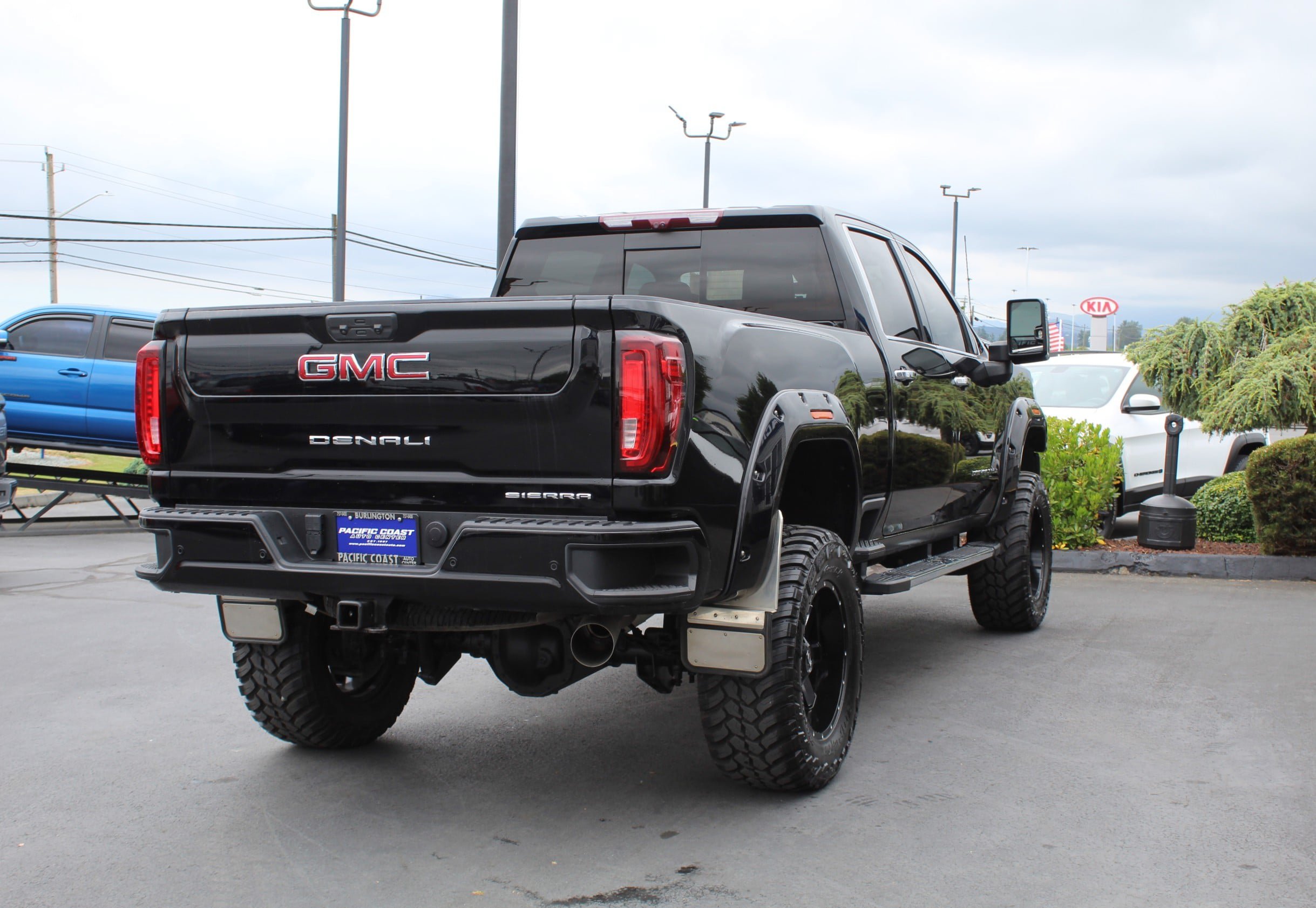 Used 2022 GMC Sierra 3500 Denali w/ Denali Ultimate Package AWD/4WD image 6