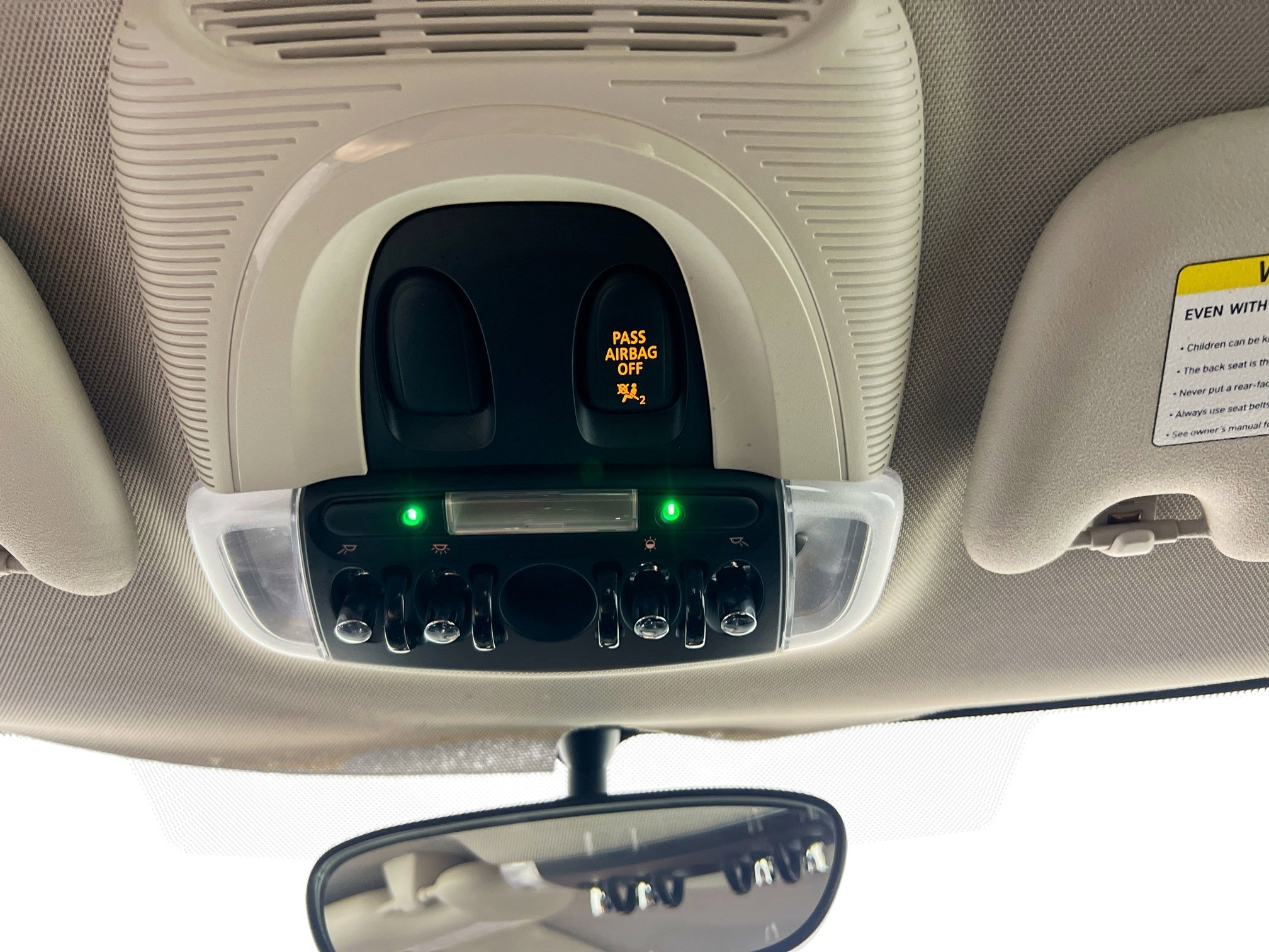 Used 2015 MINI Cooper 4-Door Hardtop FWD image 22