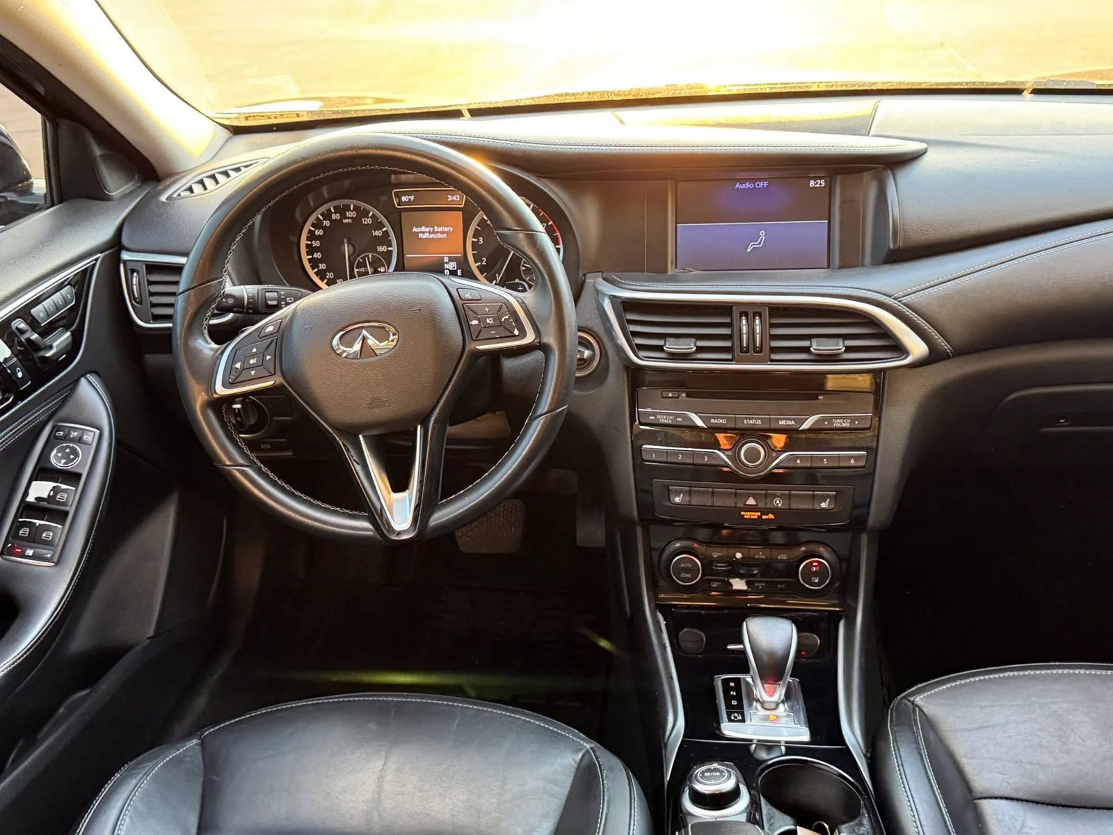 Used 2018 INFINITI QX30 w/ Cargo Package FWD image 14