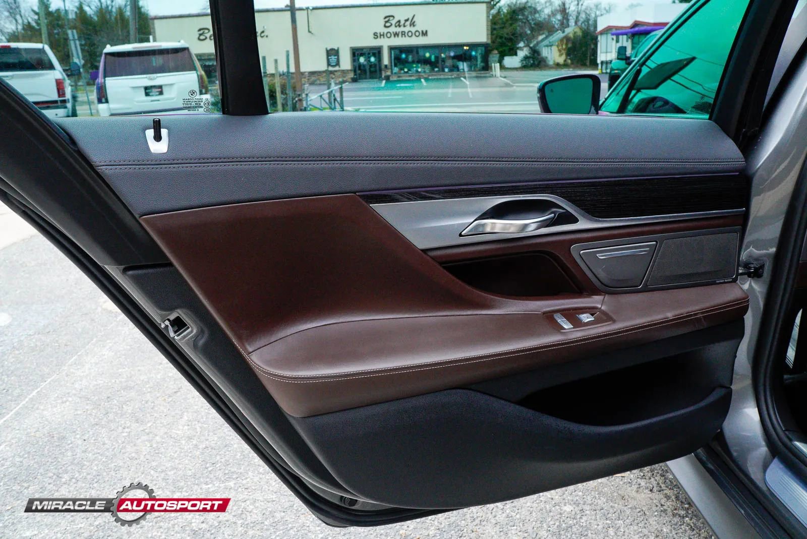 Used 2016 BMW 750i RWD image 23