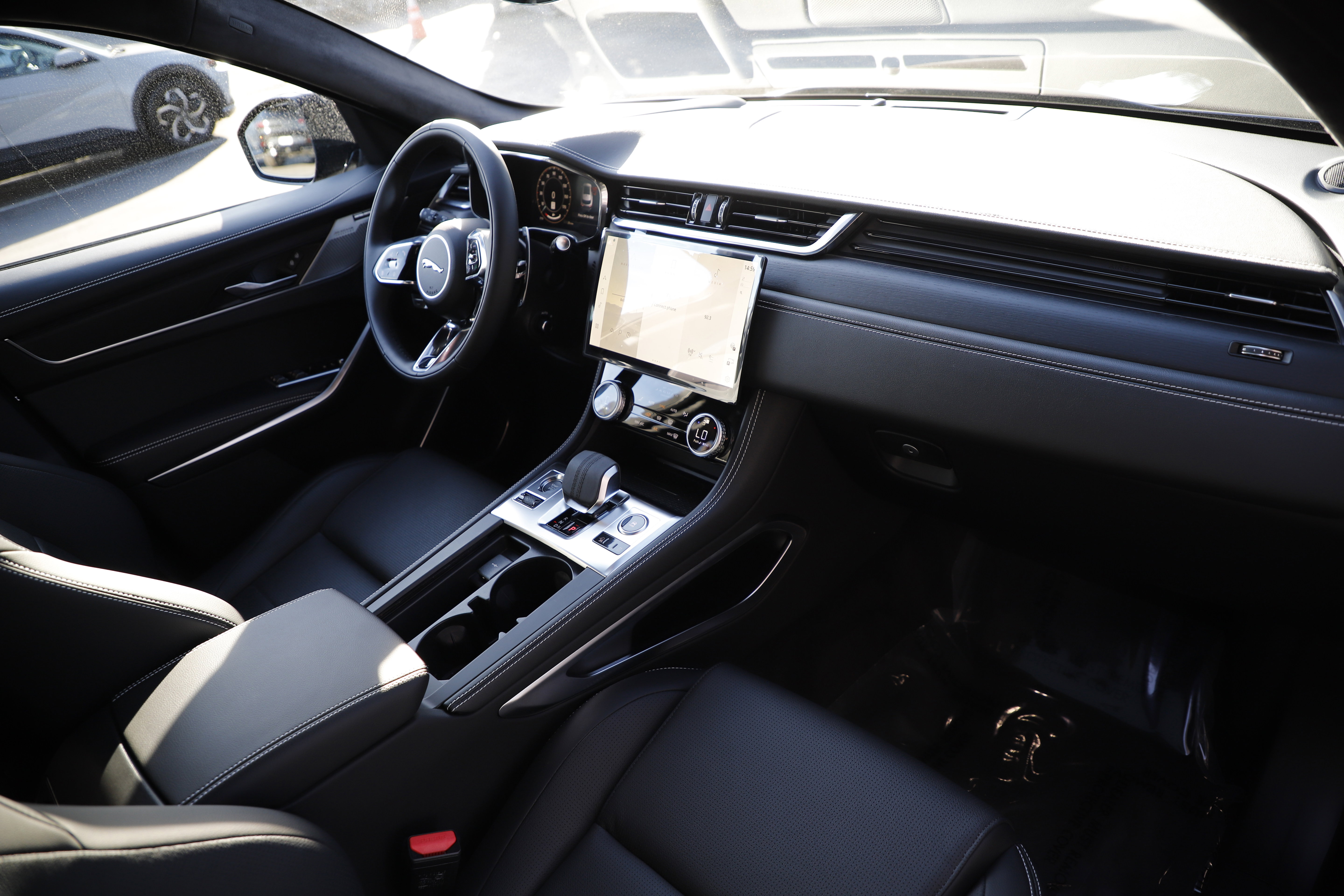 New 2026 Jaguar F-PACE R-Dynamic S AWD/4WD image 12