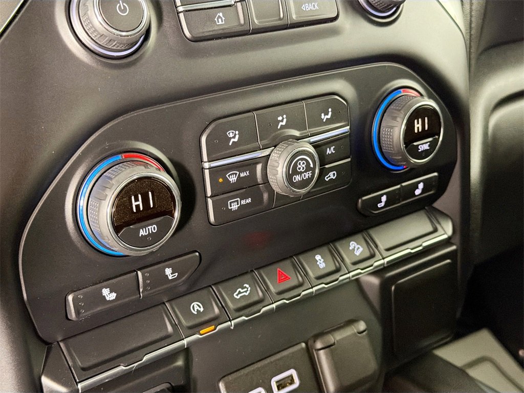 Used 2019 Chevrolet Silverado 1500 RST image 14