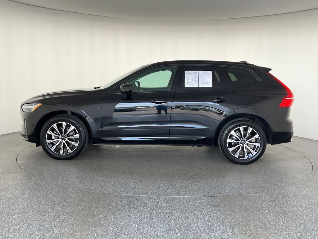 Used 2024 Volvo XC60 B5 Plus AWD/4WD image 7