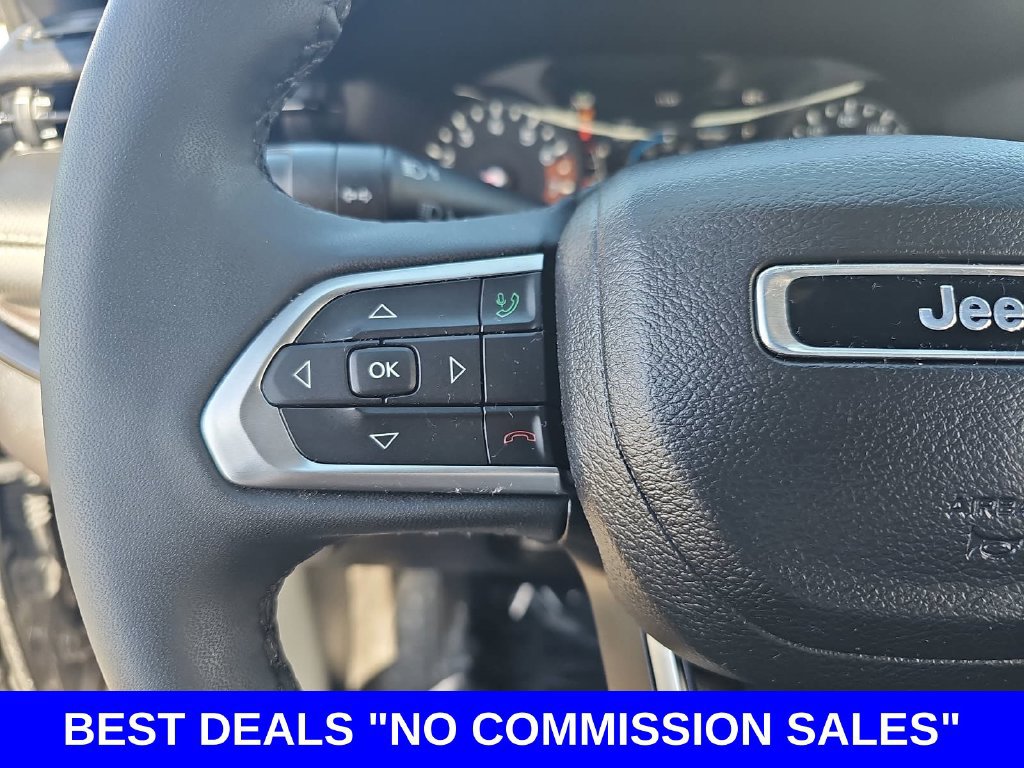 Used 2023 Jeep Compass Latitude w/ Sun and Sound Group AWD/4WD image 16