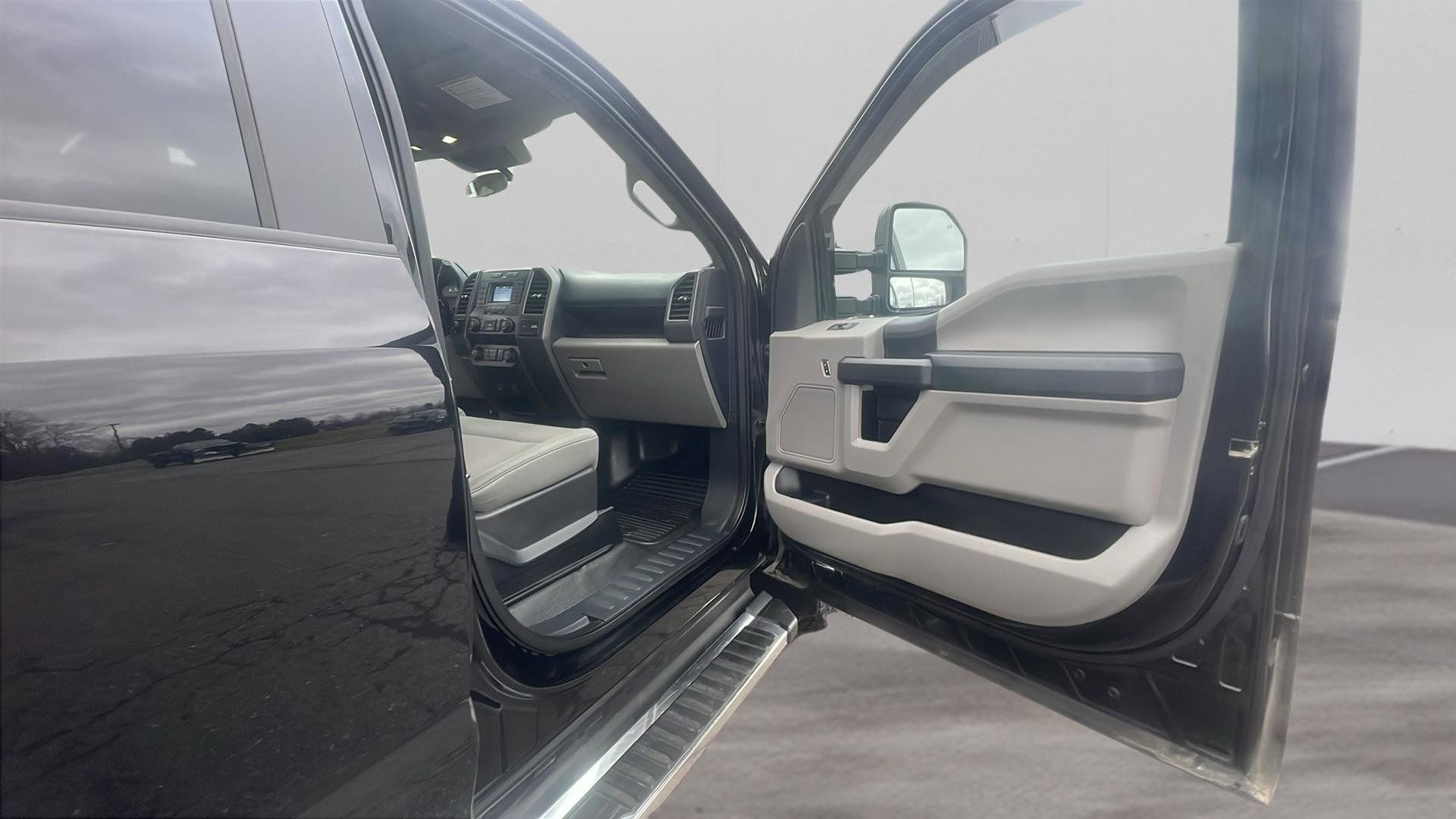 Used 2022 Ford F250 XL w/ STX Appearance Package image 17