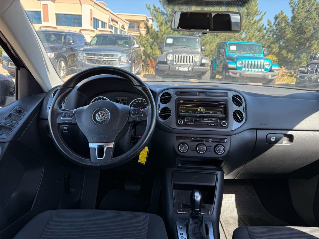 Used 2013 Volkswagen Tiguan S image 24