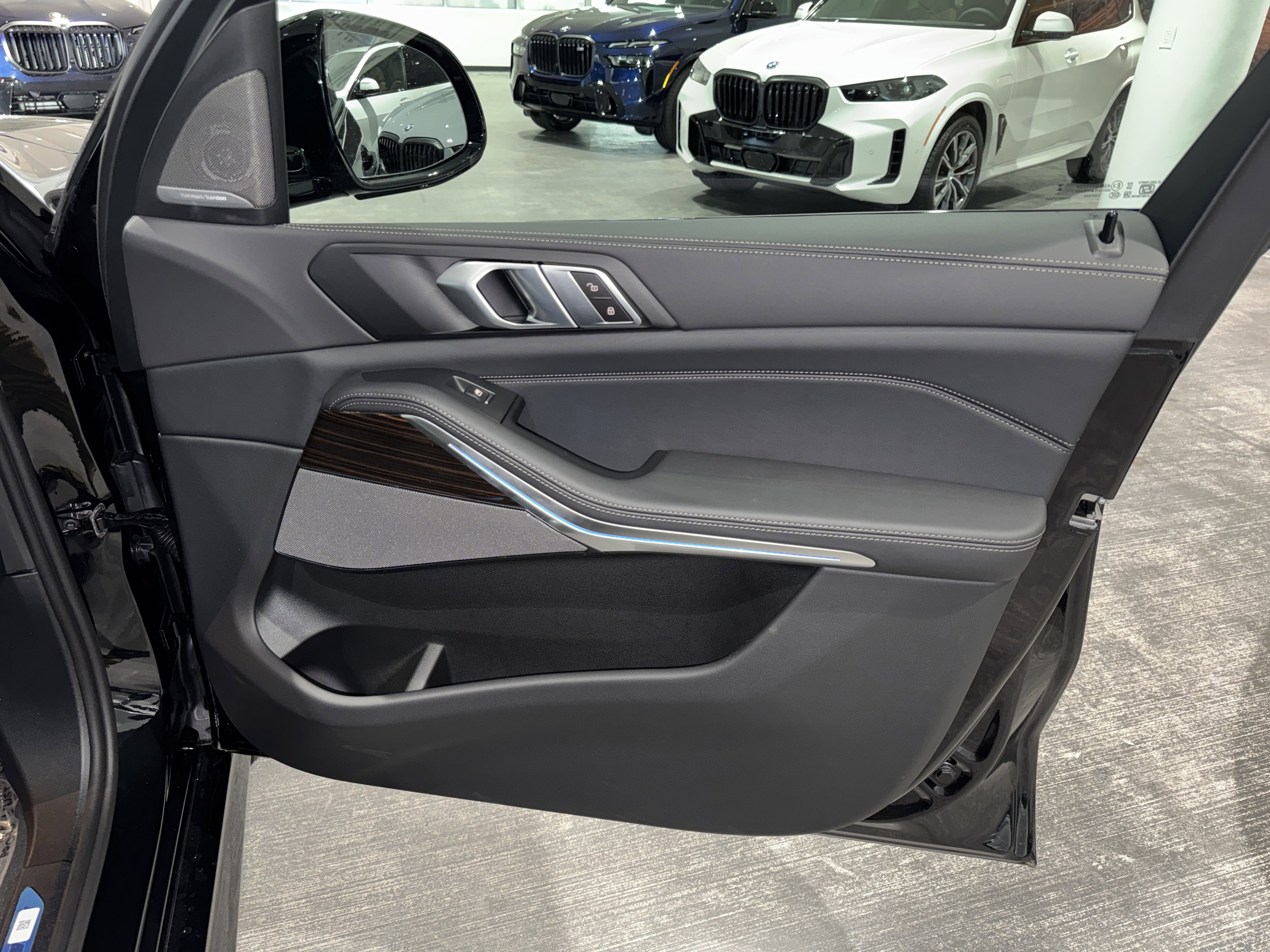 New 2026 BMW X5 xDrive50e image 8