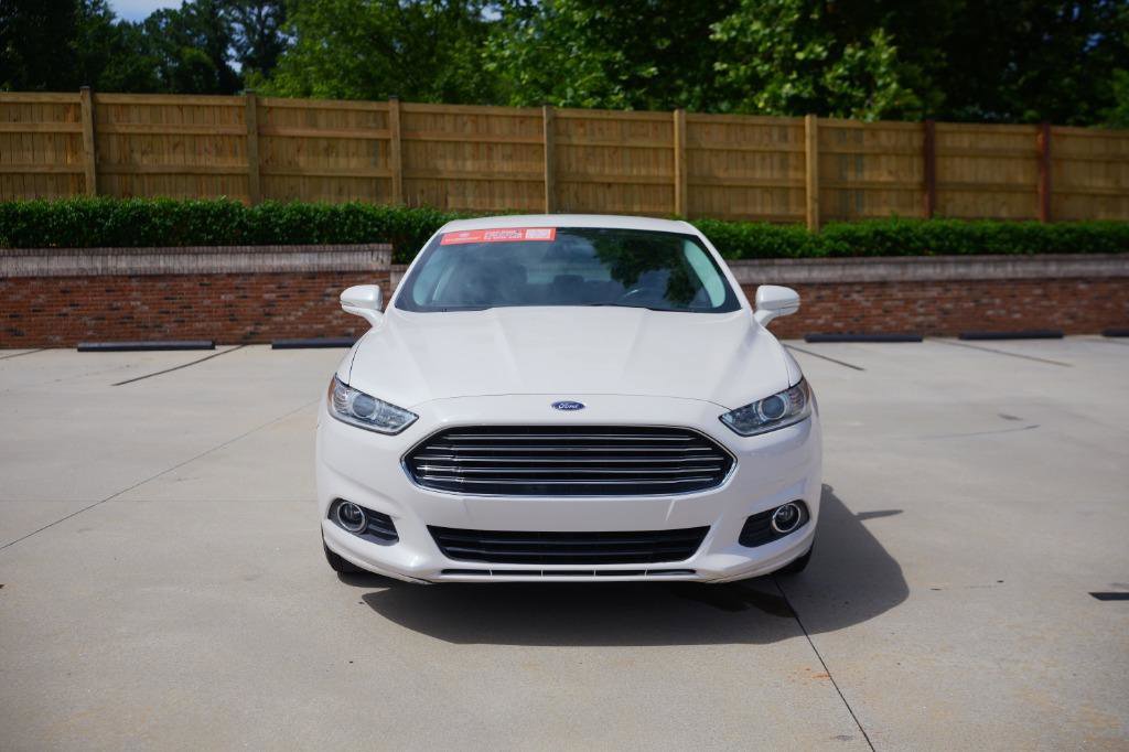 Used 2016 Ford Fusion SE w/ Equipment Group 201A image 2