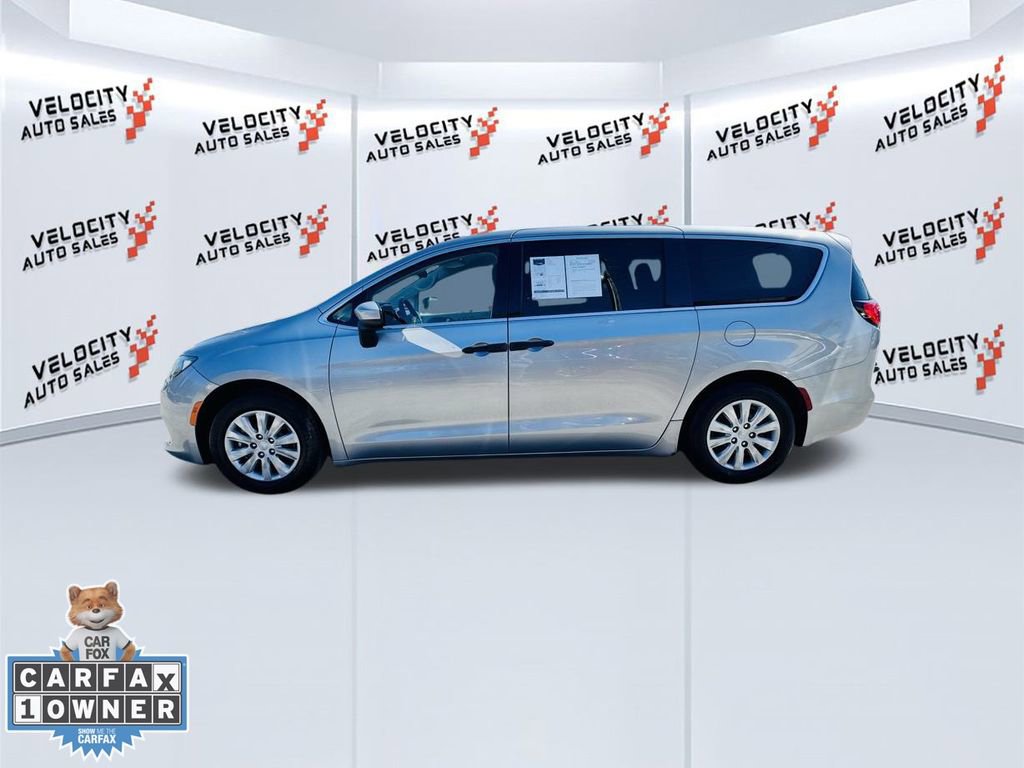 Used 2020 Chrysler Voyager L image 6