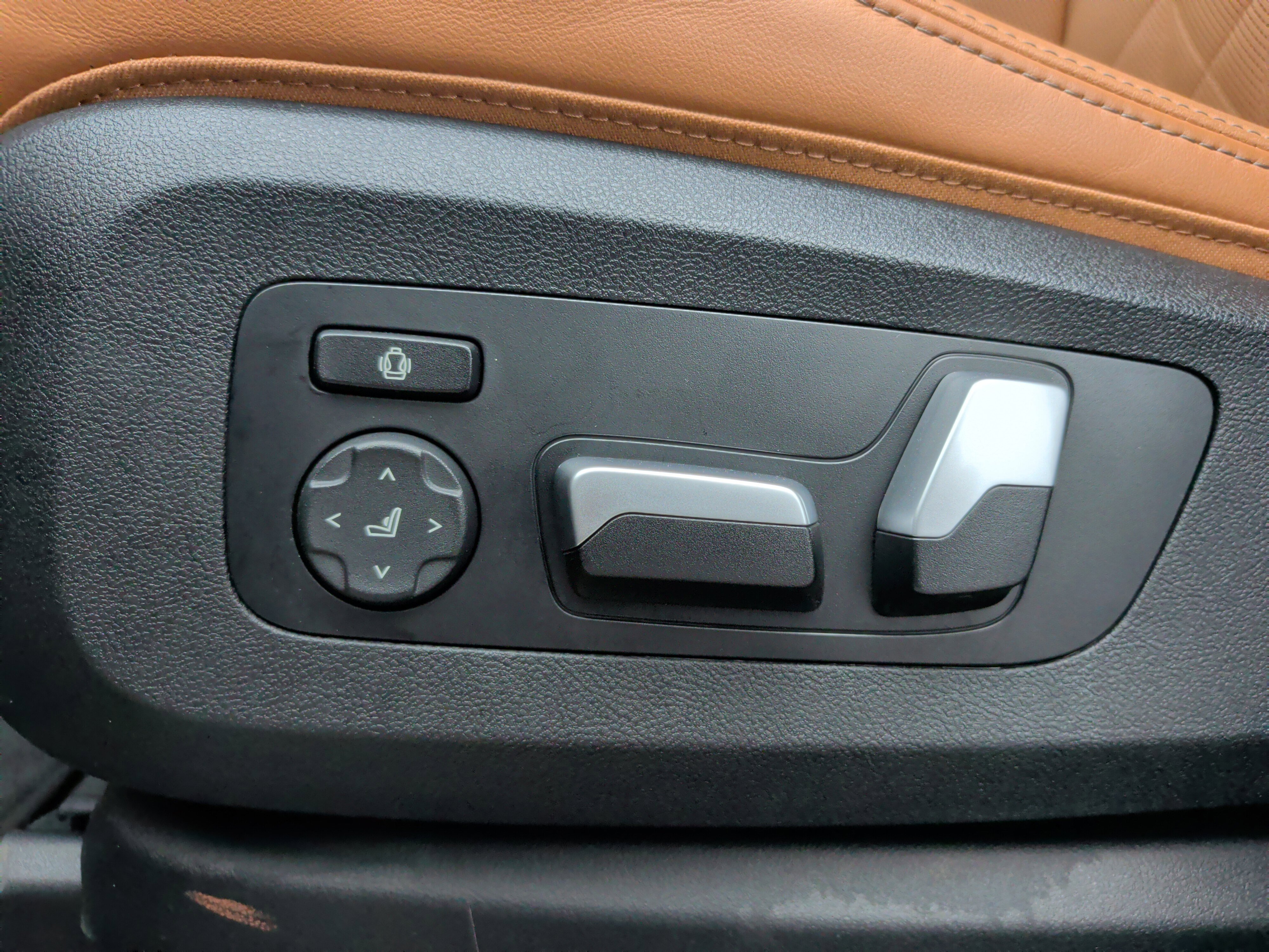 Certified 2023 BMW X5 xDrive40i w/ Executive Package image 29