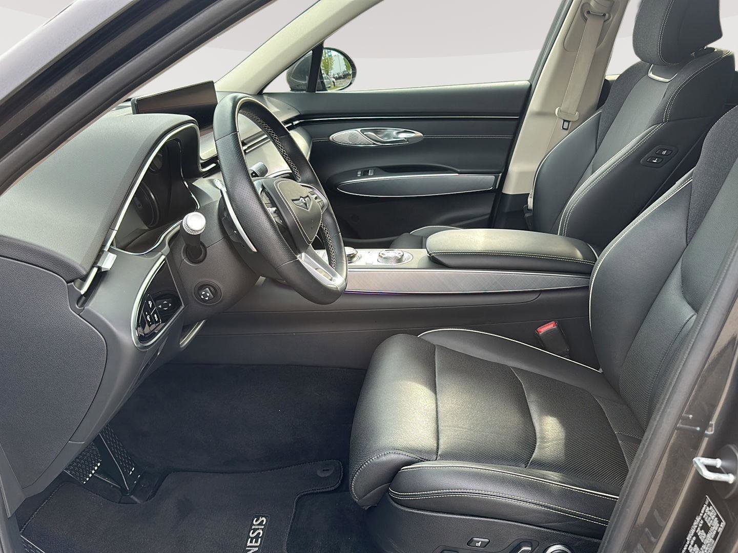 Used 2024 Genesis Electrified GV70 AWD/4WD image 17