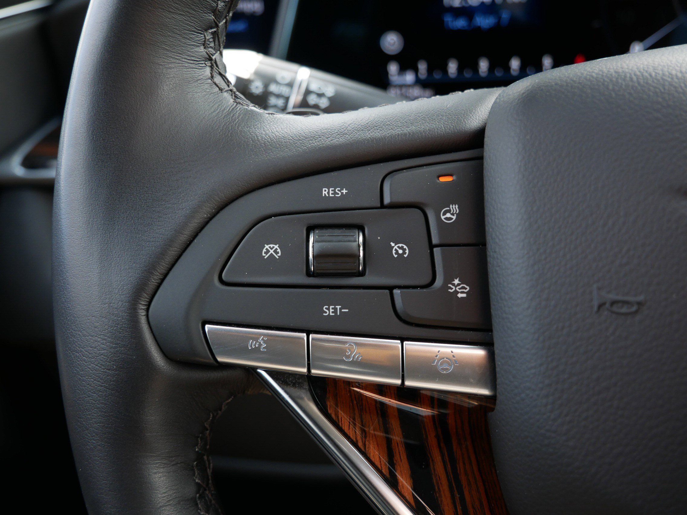 Certified 2024 Cadillac Escalade Premium Luxury image 28