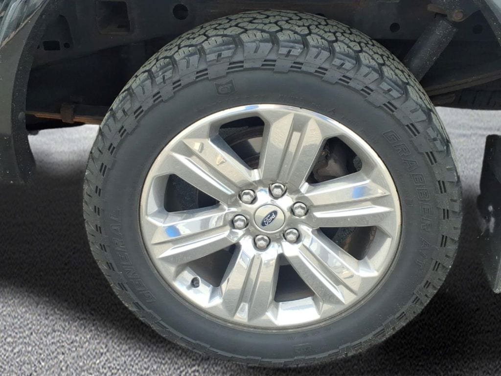 Used 2018 Ford F150 Lariat w/ Equipment Group 502A Luxury AWD/4WD image 9