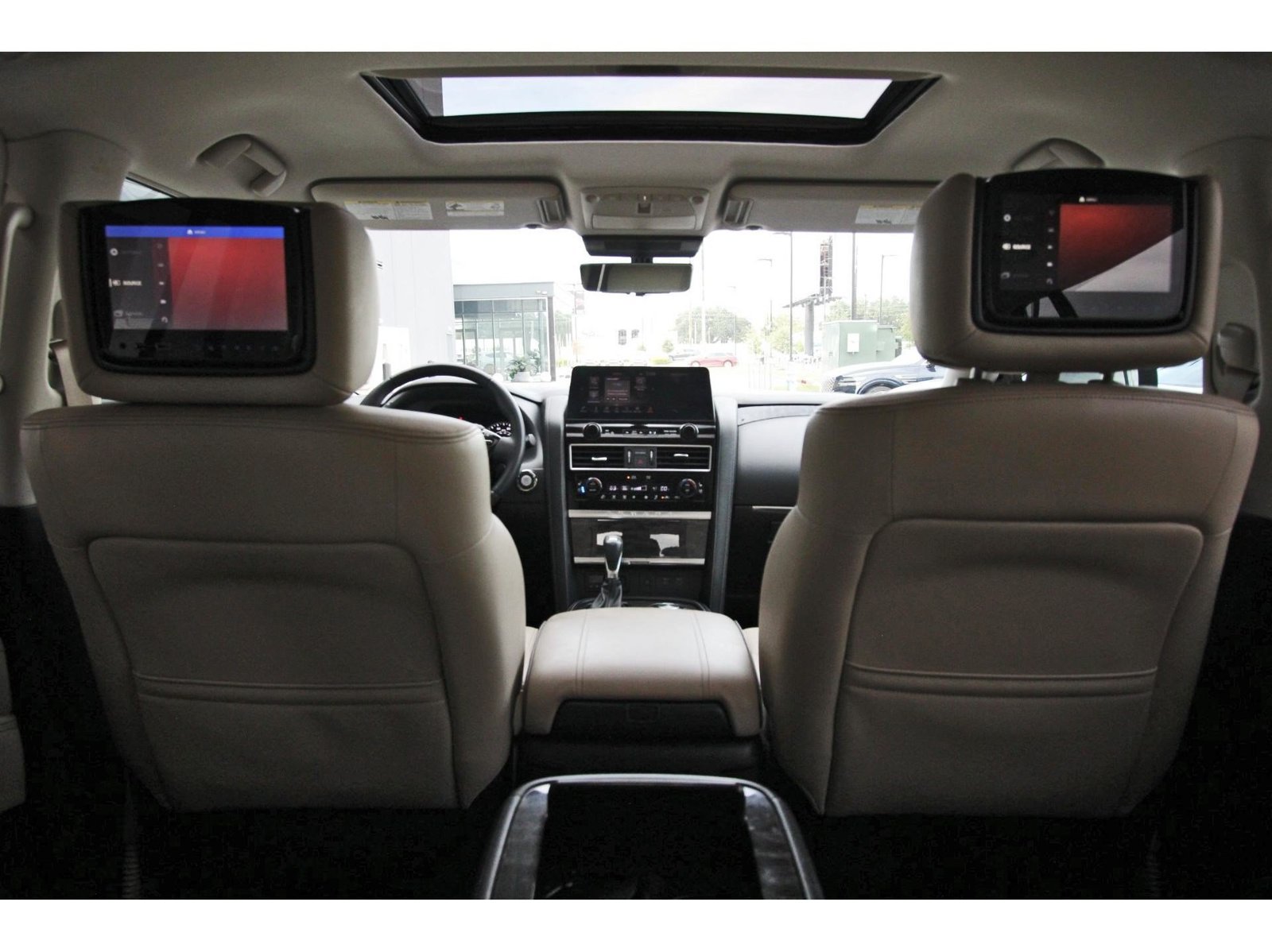 Used 2022 Nissan Armada Platinum w/ Captain's Chairs Package RWD image 17