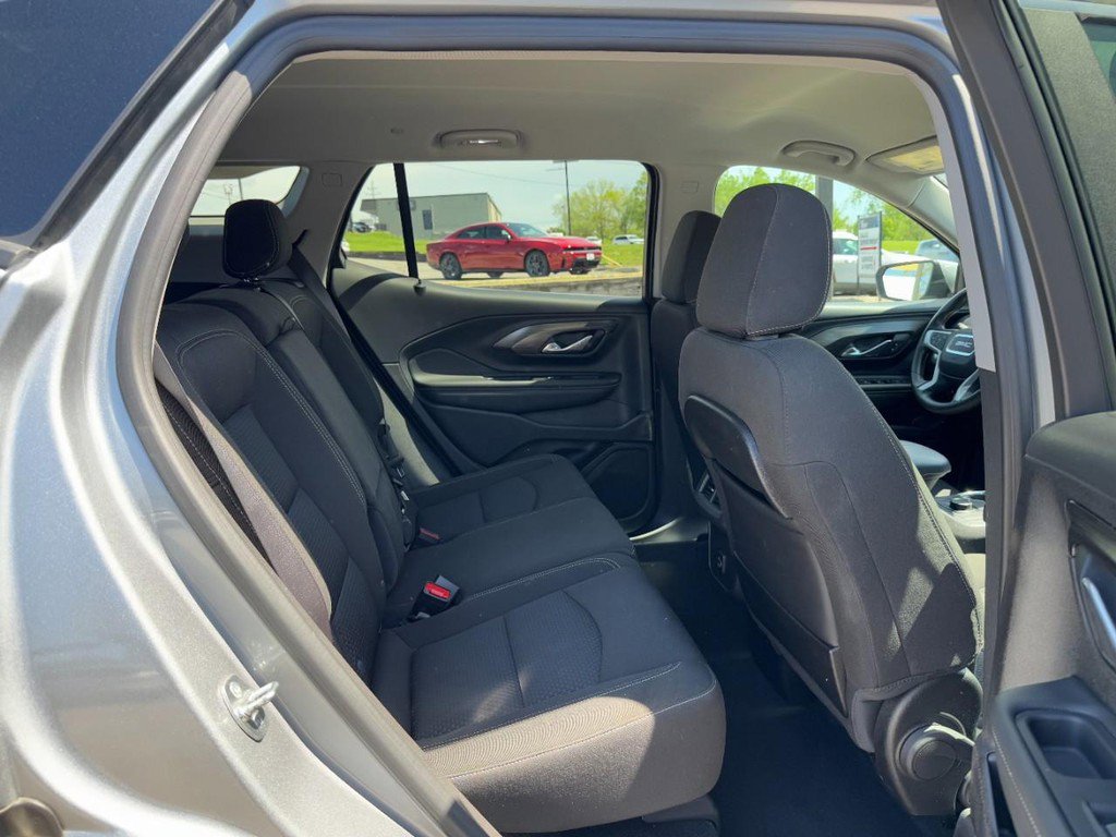 Used 2024 GMC Terrain SLE FWD image 12