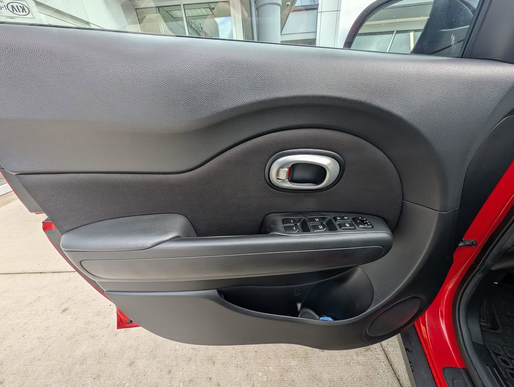 Used 2016 Kia Soul + w/ Designer's Package image 32