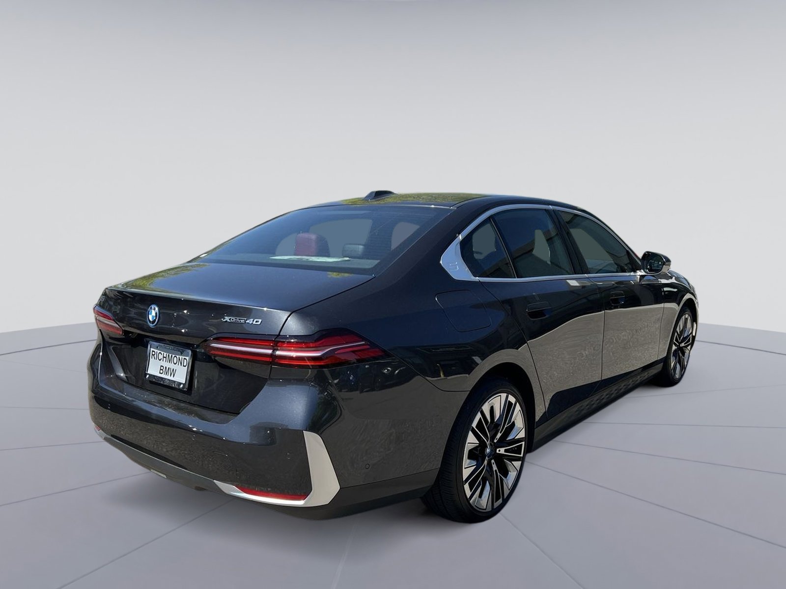 Used 2025 BMW i5 xDrive40 w/ Premium Package AWD/4WD image 9